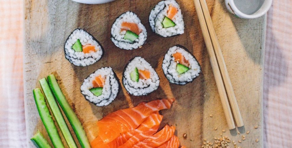 Salmon and cucumber sushi roll